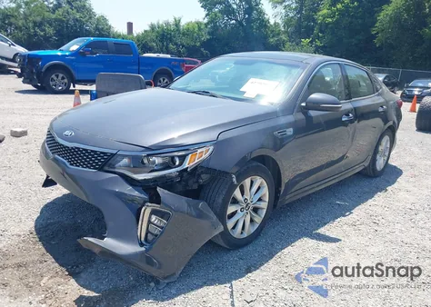 2018 Kia Optima S z USA, uszkodzony, nr VIN 5XXGT4L36JG227342